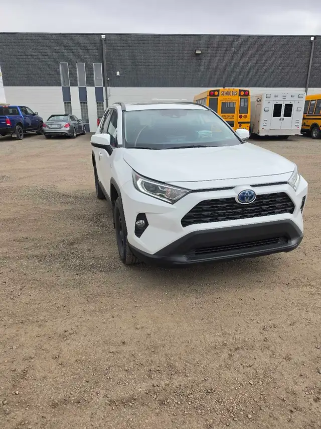 FOR SALE 2019 RAV4 - Photo 5