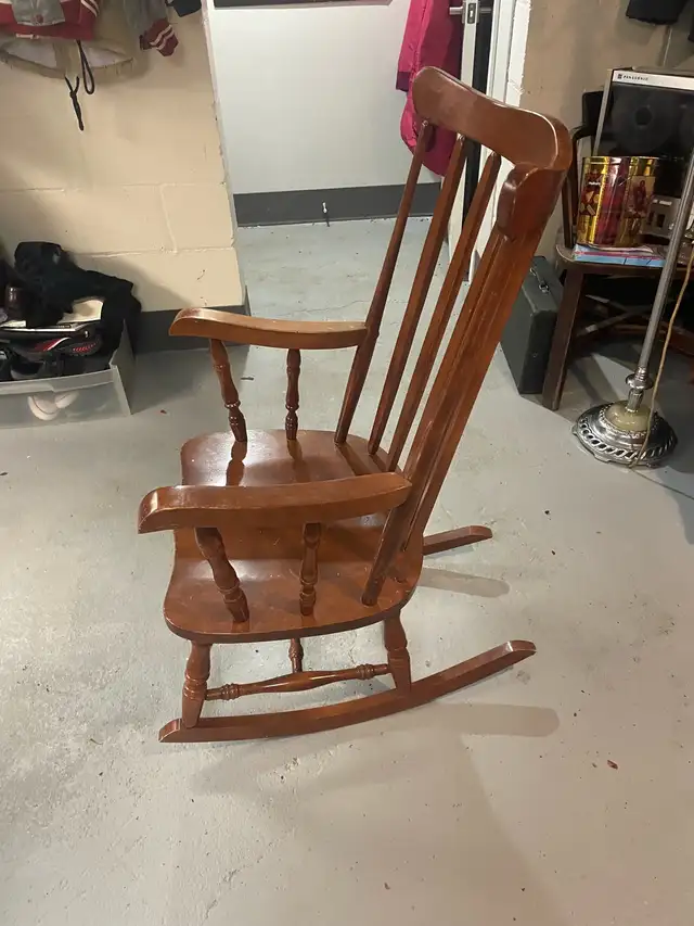 wooden rocking chair (or best offer) - Photo 2