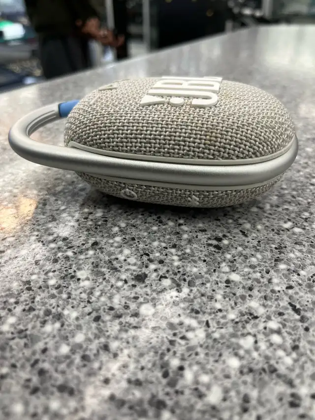 JBL Clip 4 Bluetooth Speaker - Photo 3