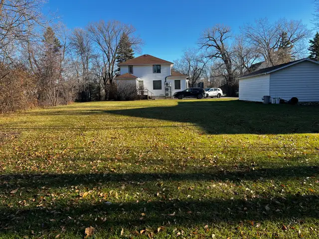 Commercial Building in OakbanK for Lease or Sale - Photo 4