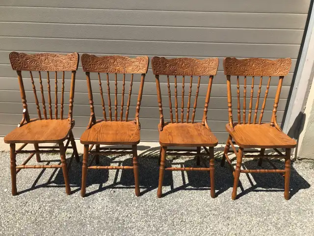Set of 4 Oak Pressback Chairs