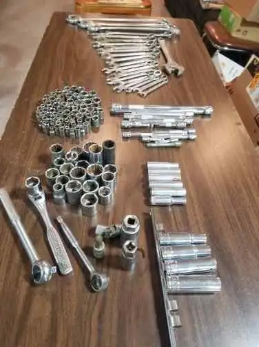 Tools  And Box - Photo 4