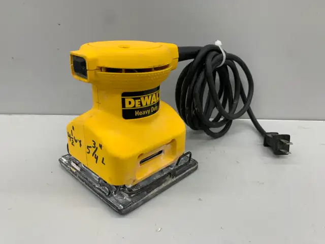 Dewalt D411 Palm Sander