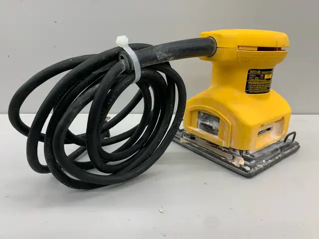 Dewalt D411 Palm Sander - Photo 2