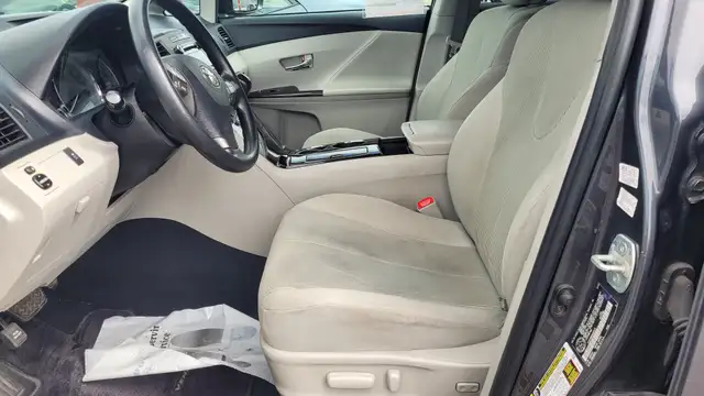 2010 Toyota Venza V6 - Photo 10