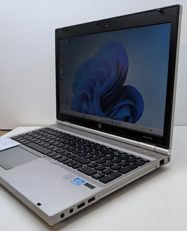 HP EliteBook 8570p 15,6po i5 / 8Go / SSD 240Go / Batterie NEUVE - Photo 2