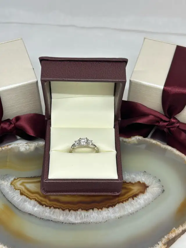 Vintage Trinity overlapping W/G Diamond Ring