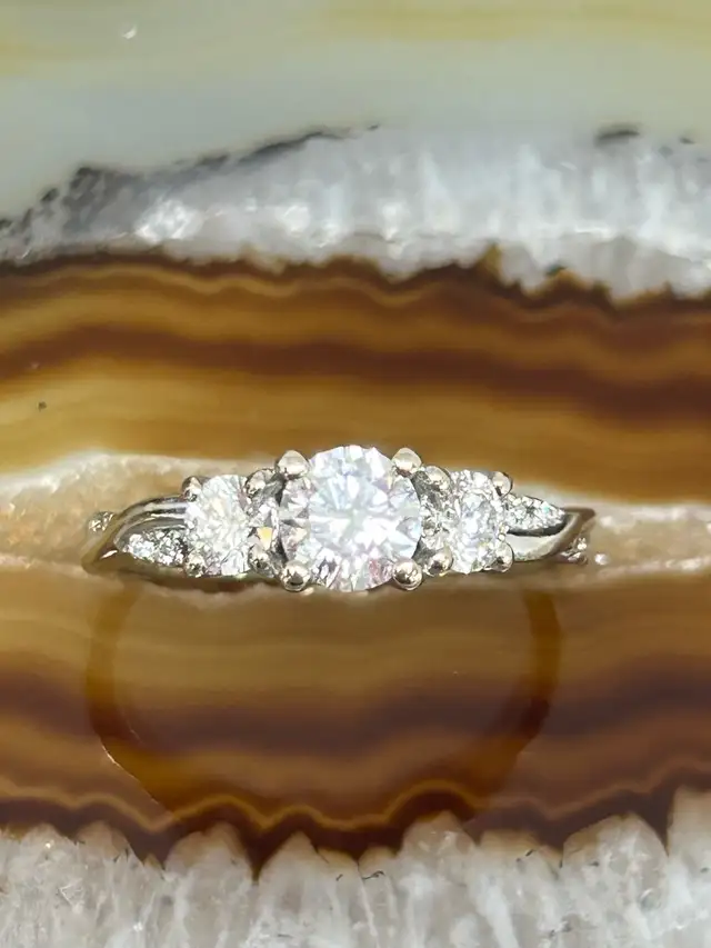 Vintage Trinity overlapping W/G Diamond Ring - Photo 5