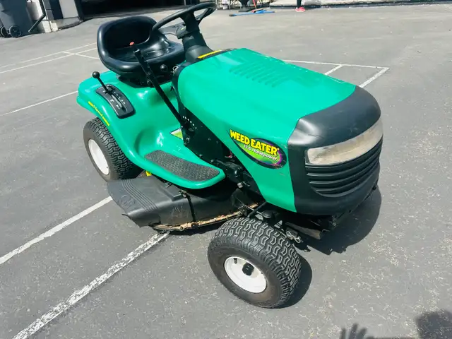Lawn tractor - Photo 2