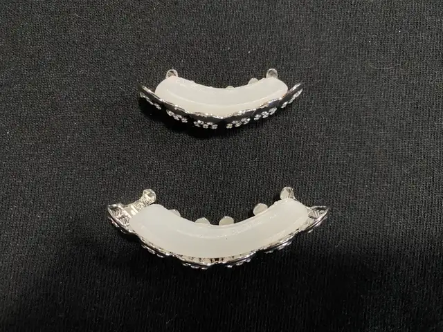 Diamond Silver Grillz Hip Hop Bling - Photo 2
