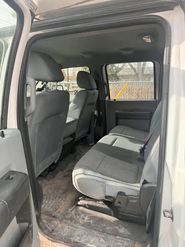 2016 Ford F250 Superduty Crew Car - Photo 3