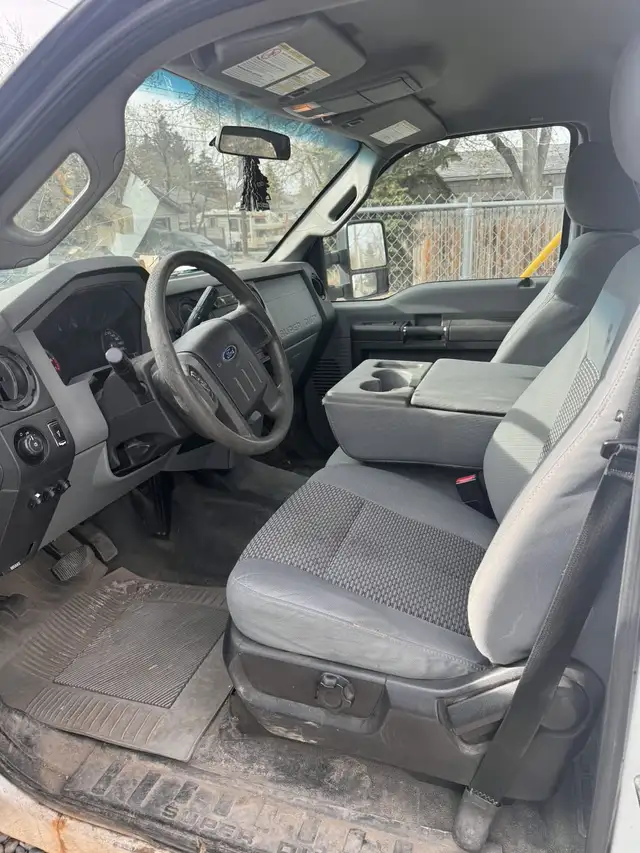 2016 Ford F250 Superduty Crew Car - Photo 4