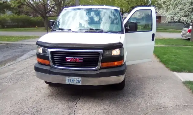 2007 GMC SAVANA 12 passenger van CERTIFIED  $6000,00 - Photo 4
