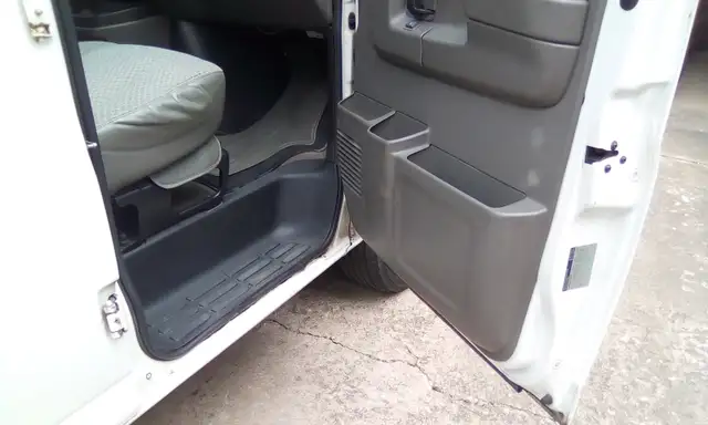 2007 GMC SAVANA 12 passenger van CERTIFIED  $6000,00 - Photo 8