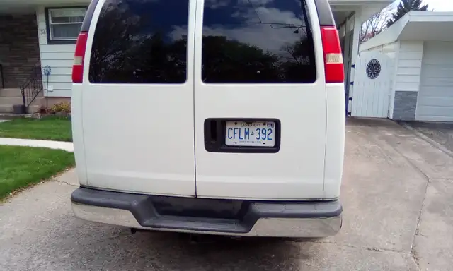 2007 GMC SAVANA 12 passenger van CERTIFIED  $6000,00 - Photo 10