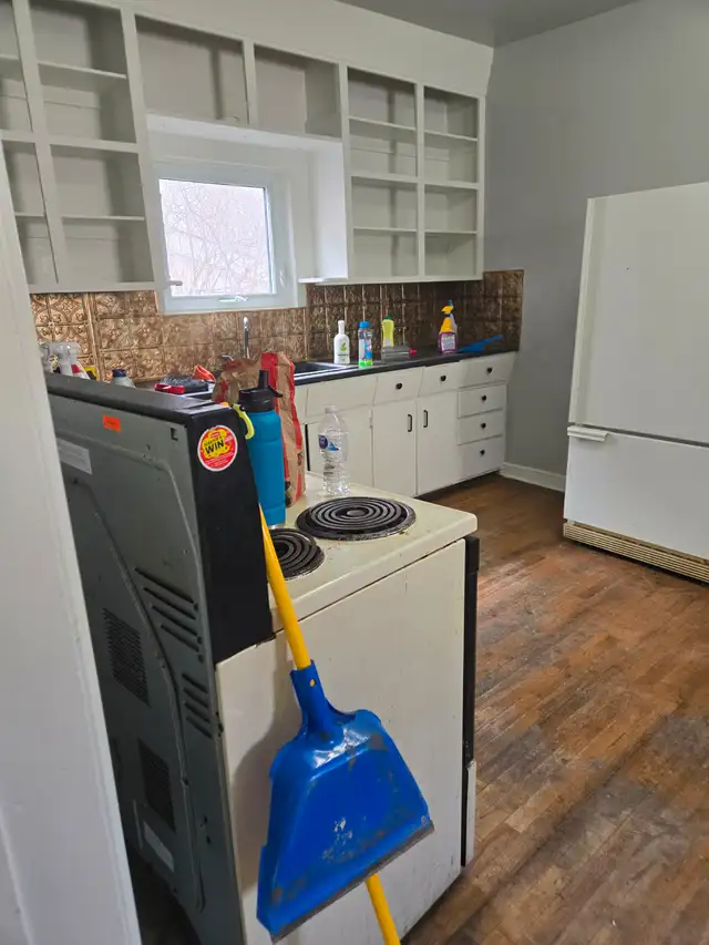 6 bedroom 2 washroom house for rent asap - Photo 5