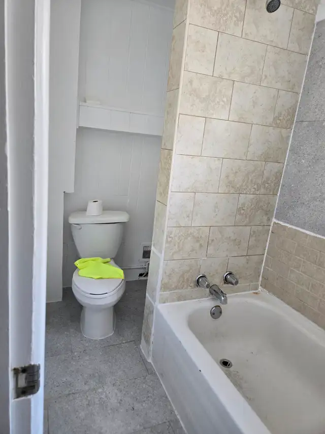 6 bedroom 2 washroom house for rent asap - Photo 9