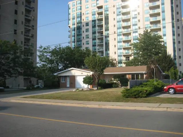 Fully Furnished 2 Bedroom - Photo 4