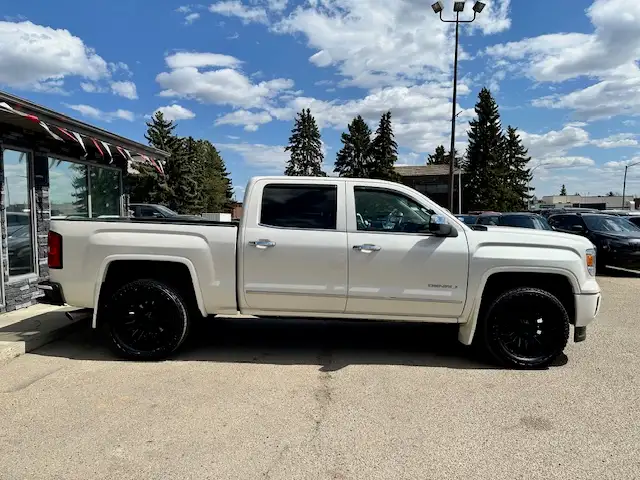 2015 GMC SIERRA 1500 DENALI – 5.3L V8 – 4X4   146,750 KM - Photo 5