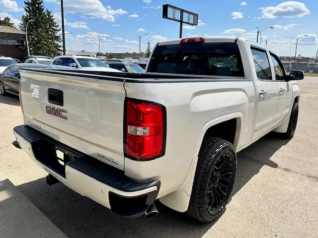 2015 GMC SIERRA 1500 DENALI – 5.3L V8 – 4X4   146,750 KM - Photo 6