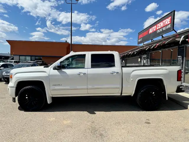 2015 GMC SIERRA 1500 DENALI – 5.3L V8 – 4X4   146,750 KM - Photo 10