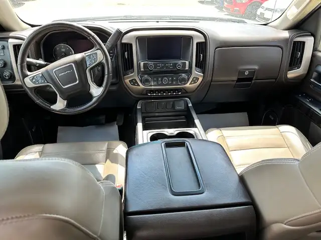 2015 GMC SIERRA 1500 DENALI – 5.3L V8 – 4X4   146,750 KM - Photo 11