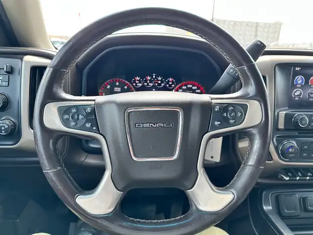 2015 GMC SIERRA 1500 DENALI – 5.3L V8 – 4X4   146,750 KM - Photo 18