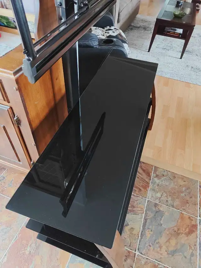 TV & Entertainment Stand - Photo 5