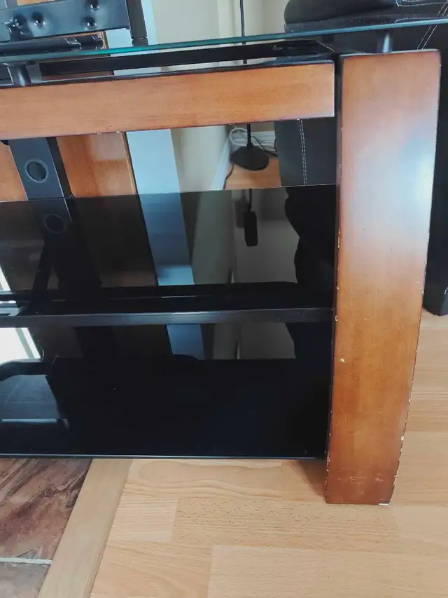 TV & Entertainment Stand - Photo 8