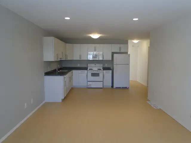 2 Bed Duplex for Rent - Photo 2