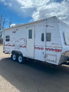 IMMACULATE & UPGRADED 2001 Terry 19ft Trailer -  $7800.00