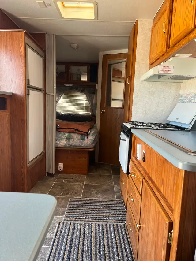 IMMACULATE & UPGRADED 2001 Terry 19ft Trailer -  $7800.00 - Photo 8
