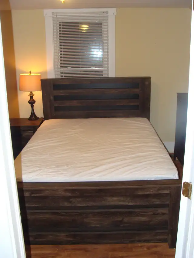 ROOM for rent / CHAMBRE a louer Universite de Moncton Sunny Brae