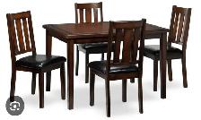 Leon’s table/chairs