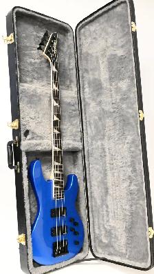 Jackson Bass JS3 with hard case good condition in Metallic Blue