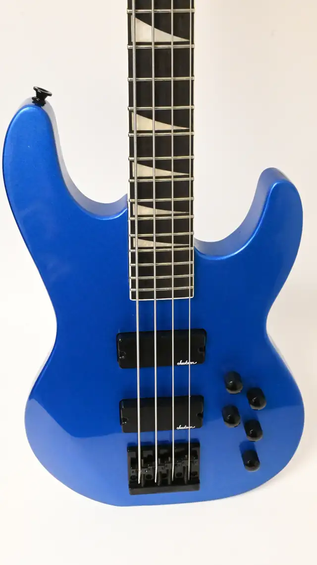 Jackson Bass JS3 with hard case good condition in Metallic Blue - Photo 4