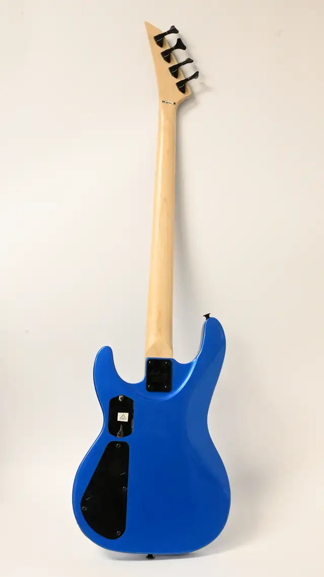 Jackson Bass JS3 with hard case good condition in Metallic Blue - Photo 5