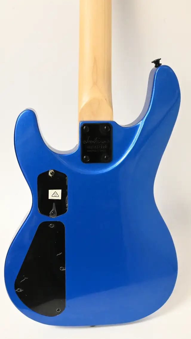 Jackson Bass JS3 with hard case good condition in Metallic Blue - Photo 6