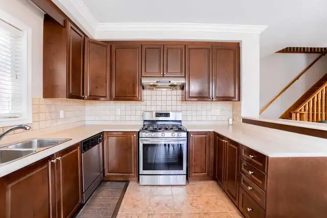 3 bedroom detach house for rent from June 01 - Photo 7