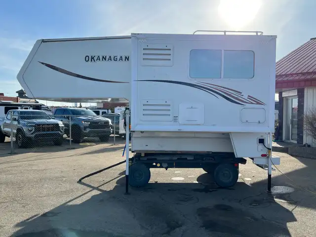 2008 OKANAGAN 811SL TRUCK CAMPER, SOLAR, GENERATOR, INVERTER - Photo 4