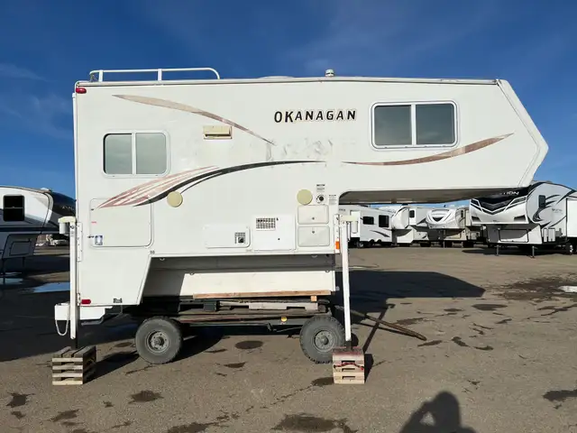 2008 OKANAGAN 811SL TRUCK CAMPER, SOLAR, GENERATOR, INVERTER - Photo 6