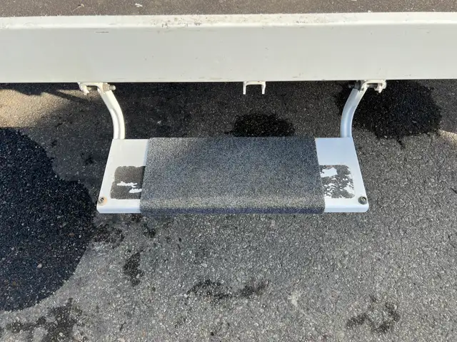 2008 OKANAGAN 811SL TRUCK CAMPER, SOLAR, GENERATOR, INVERTER - Photo 11
