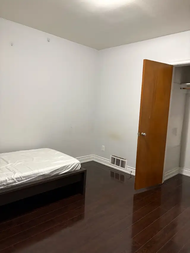 Warden Lawrence 3 Furnished Rooms Main Floor - Photo 6