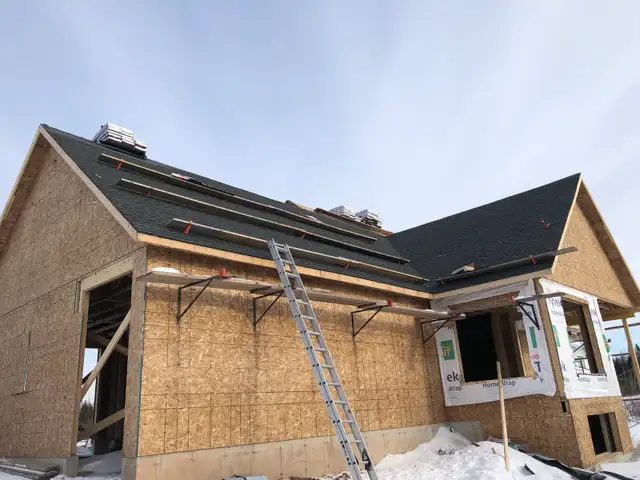 NOW HIRING — ROOFERS & LABOURERS - Photo 4