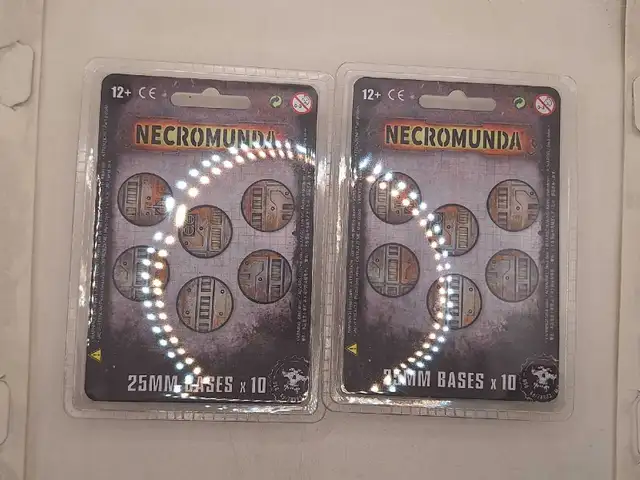 Warhammer 40k Necromunda 2 NiB 10x25mm bases