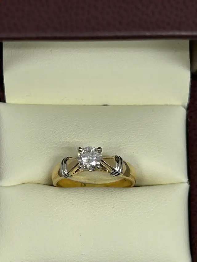 14k Two Tone Solitaire Diamond Ring - Photo 4