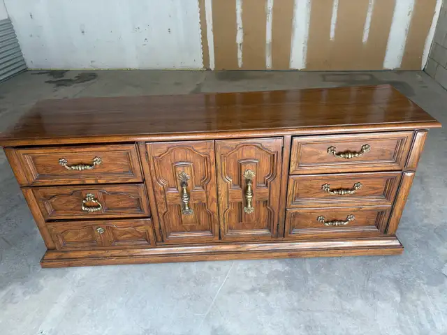 Free delivery used Vintage Wood Dresser with 9 Drawers