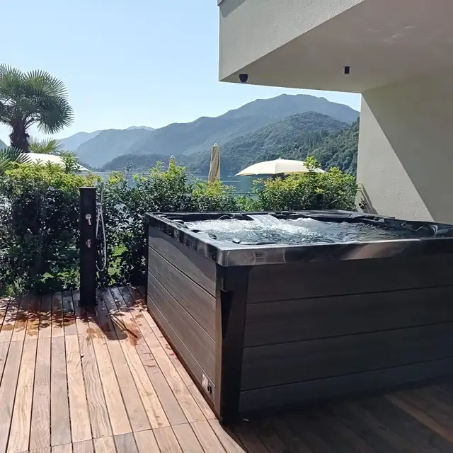 3 Seat Therapy Hot Tub For Sale