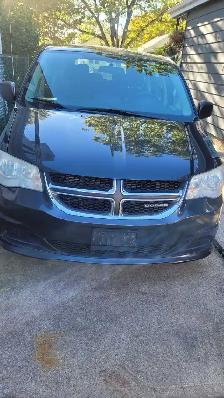 2011 6L V6 Grand Dodge Caravan for sale!
