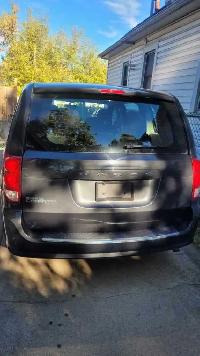 2011 6L V6 Grand Dodge Caravan for sale! - Photo 4